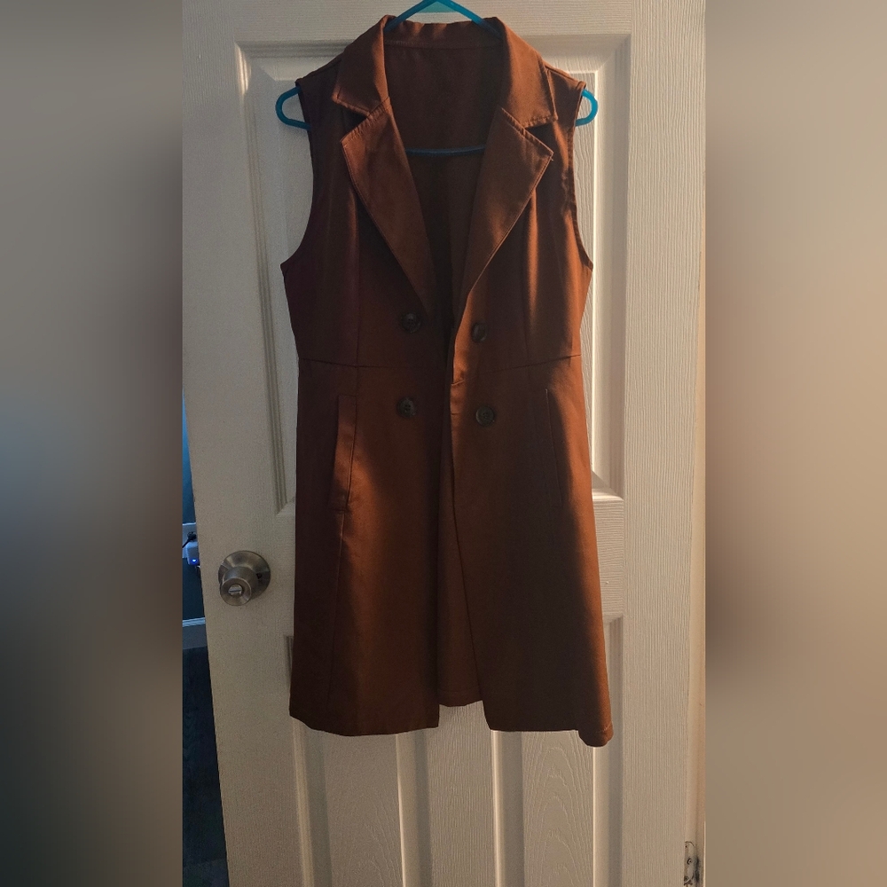 Elegant Brown Women's Sleeveless Coat